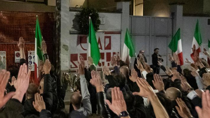 Ramelli: corteo finito con rito 'presente' e saluto romano