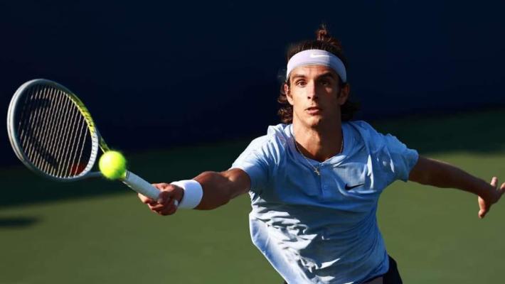 Musetti facile su Gojo: Italia avanti 1-0 in Coppa Davis