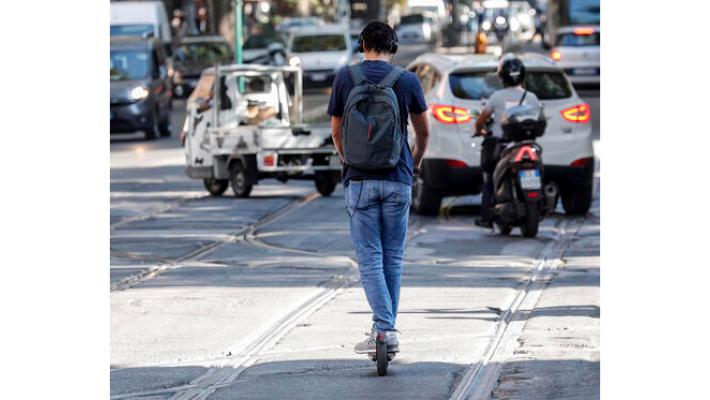Investito sul monopattino a Roma, morto ragazzo di 24 anni