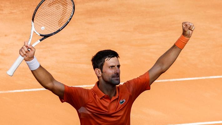 Djokovic re di Roma per la sesta volta. Tsitsipas battuto in due set