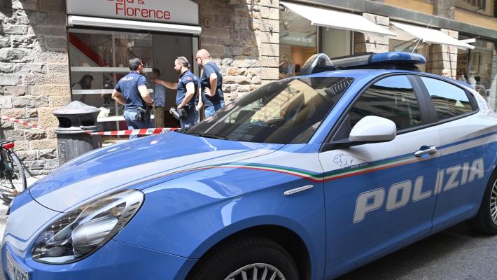 Ladri passano da fogne, colpo da mezzo mln in gioielleria