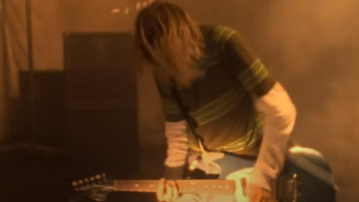 La chitarra di Kurt Cobain (Smells Like Teen Spirit)  venduta all'asta per 4,5 milioni dollari