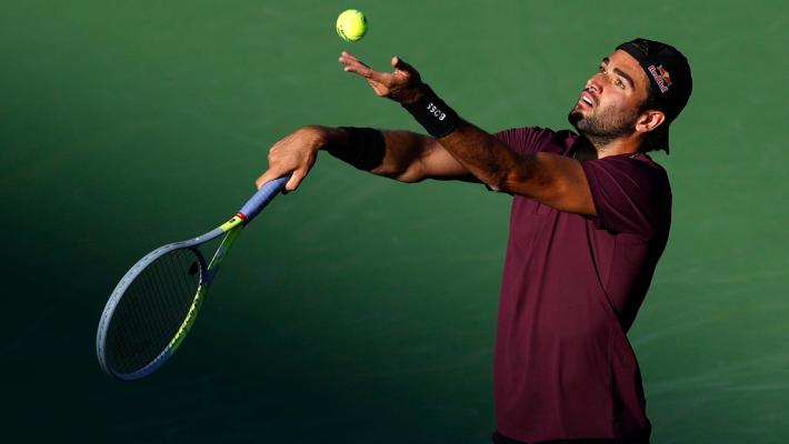 Berrettini re dell'erba di Stoccarda: suo il "Boss Open". Battuto Murray in tre set