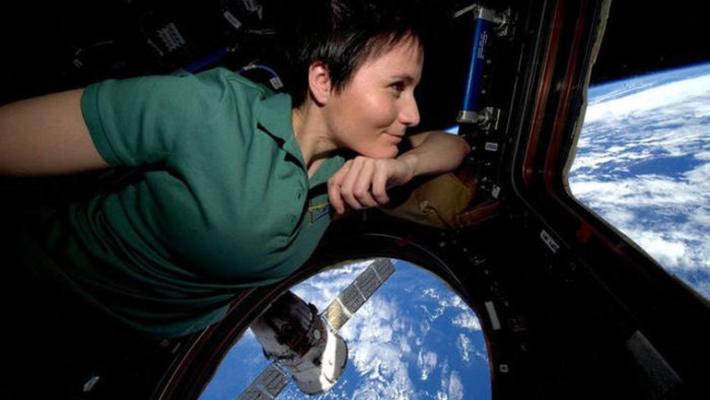 Passeggiata spaziale per Crisotoforetti, con russo Artemyev 