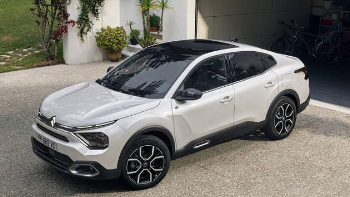 Ecco Citroën C4 X (anche elettrica)