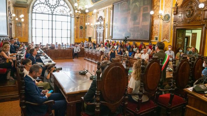 Consiglio comunale, bagarre su PalaRaschi e sicurezza