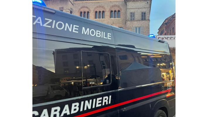 Tenta una rapina ad un fioraio e minaccia un Carabiniere libero dal servizio con una roncola