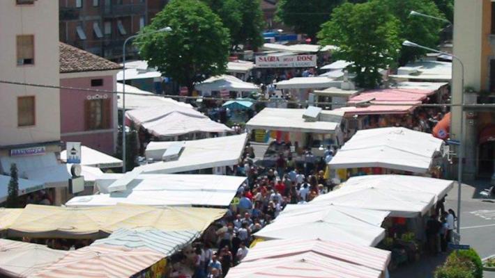 Mercato agricolo km zero in piazza Garibaldi