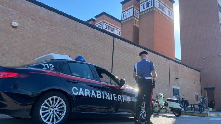  Denunciato per furto su autovettura. Nel corso della perquisizione trovato un coltello a serramanico
