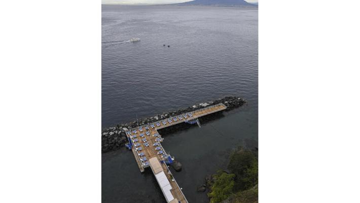 Divieto balneazione in tratto mare a Taormina, "area limitata"