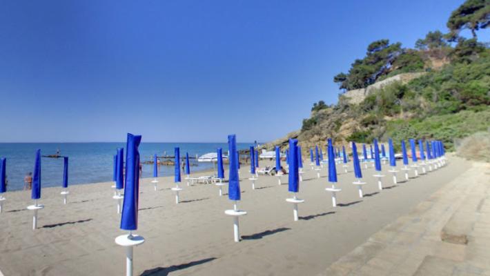 Maltempo: parziale stop al bagno in mare a Castiglione della Pescaia