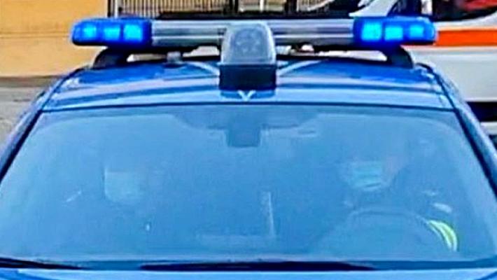 'Per mantenere mio figlio servono 5000 euro' e rapina banca