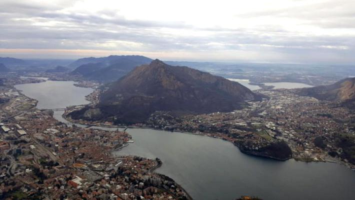 Lei infermiera, lui vigile, salvano coppia che sta affogando