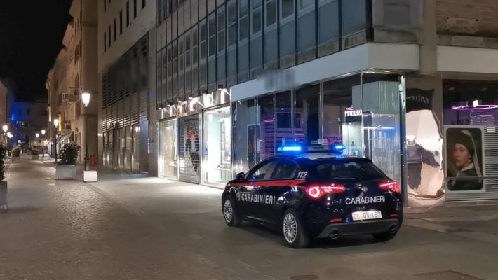 carabinieri via cavour