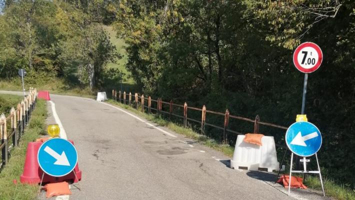 Reno di Tizzano: Sp 115, senso unico alternato sul ponte sull’Archetto