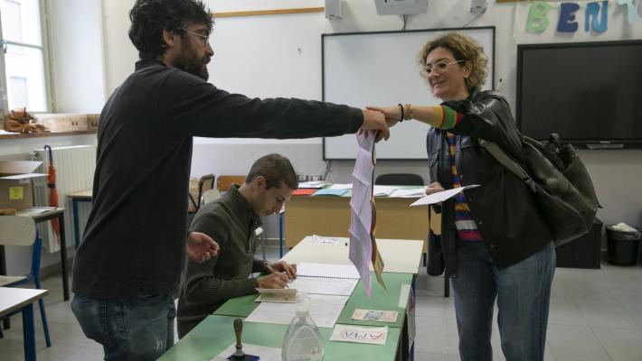 Il voto in citt&agrave;: Fdi tra il 22 e il 24%, il Terzo polo &egrave; il terzo partito. Forza Italia supera la Lega alla Camera, risultato ribaltato al Senato