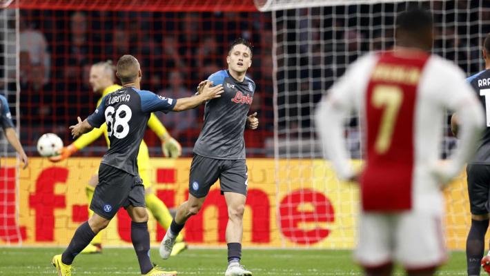 Champions: Il Napoli straccia l'Ajax (6-1) e l'Inter batte il Barcellona (1-0)