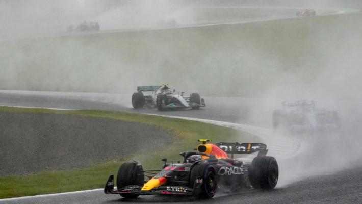 Vince Verstappen, sul podio Leclerc e Perez 