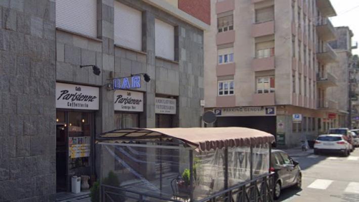 Barista trovato morto con coltello nel ventre a Torino
