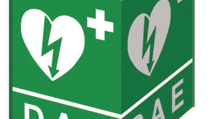 Viale Romagnosi, spaccata la teca del defibrillatore