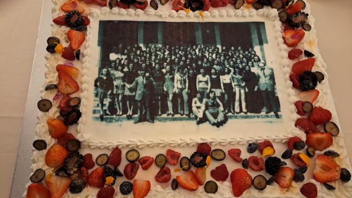 Liceo Classico Romagnosi, una torta cinquant’anni dopo il «fatto»