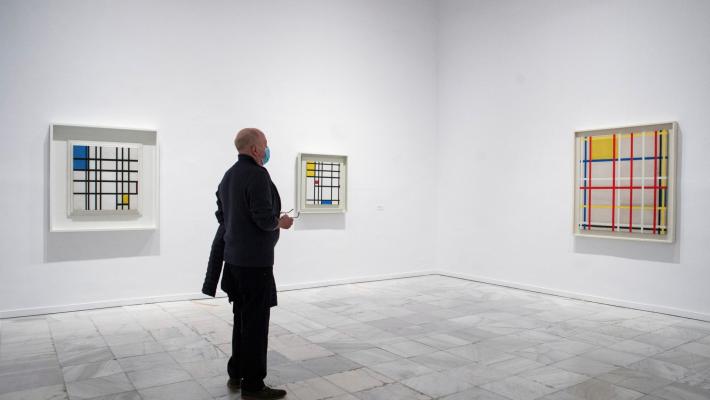 Dopo 75 anni si accorgono che il quadro di Mondrian è esposto capovolto
