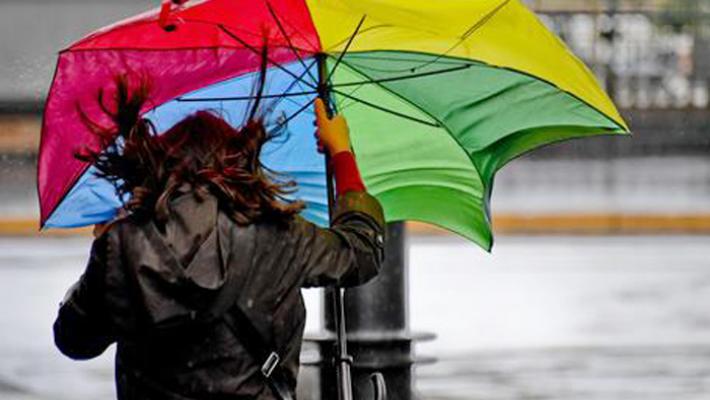 Maltempo: allerta per 18 regioni, arrivano piogge sull'Italia