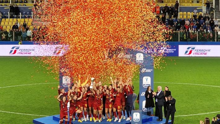 Al Tardini, 5-4 alla Juve dopo i rigori, la Roma vince Supercoppa