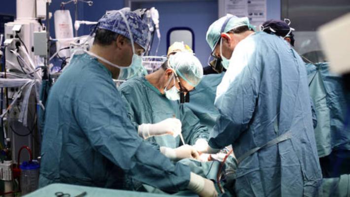 Trapianta cuore donna e dopo 33 anni salva anche la figlia