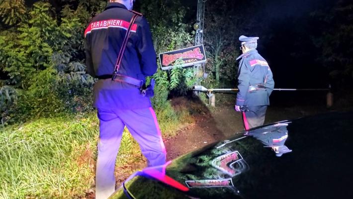 19enne pestato e preso a sassate fuori dalla discoteca Rockville: arrestati per tentato omicidio due giovani italiani