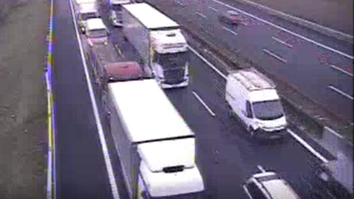 Incidente con cisterna in A14 nel Bolognese, code per 11 km