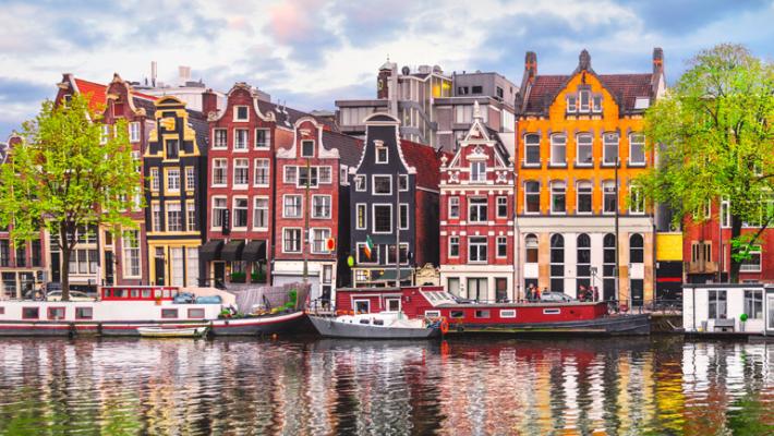 Amsterdam: l'arte in riva ai canali