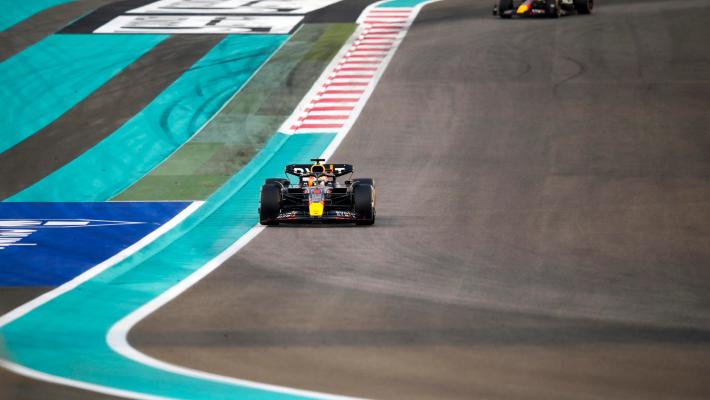F1 ultimo atto, ad Abu Dhabi trionfa Verstappen.  Leclerc: è 2° nel Mondiale