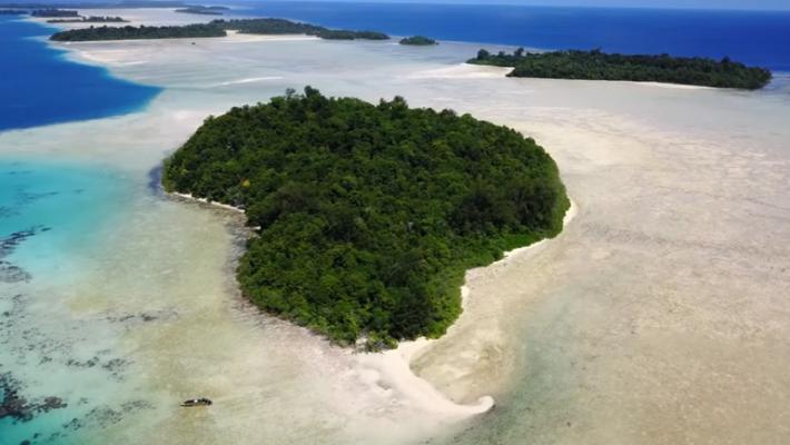 All'asta un arcipelago indonesiano con piu' di 100 isole