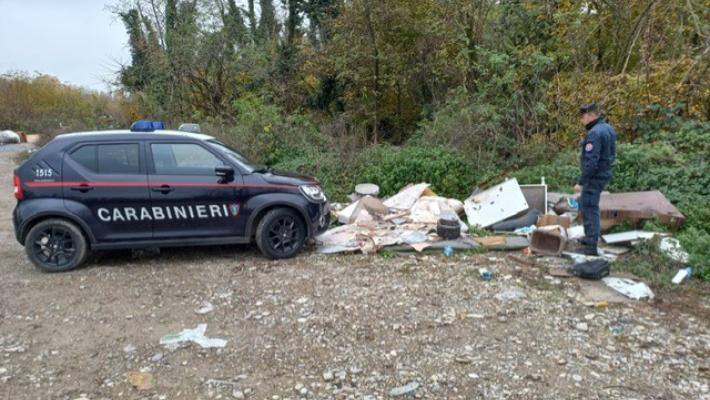 I controlli serrati dei Carabinieri Forestali in via Resga hanno portato alle prime sanzioni per abbandono di rifiuti