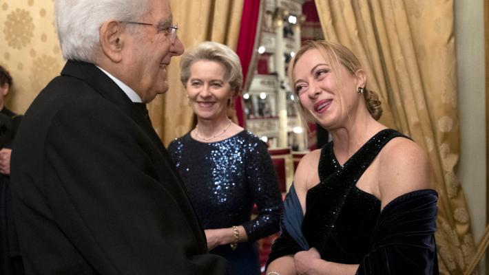 Alla prima della Scala l'eleganza parla italiano. E la Meloni veste Armani