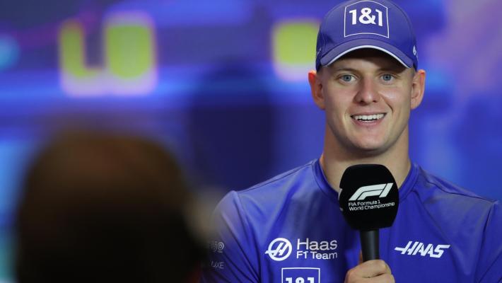 Mick Schumacher divorzia dalla Ferrari e riparte dalla Mercedes 