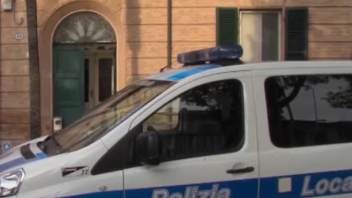 Vigilessa non assunta perchè bella a Cesena. Ma il Comune nega