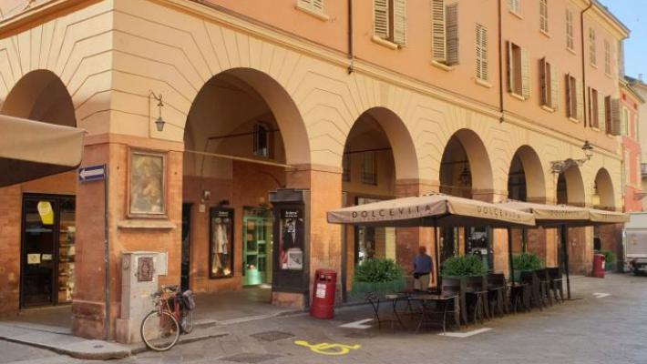 Aggressione omofoba in piena movida