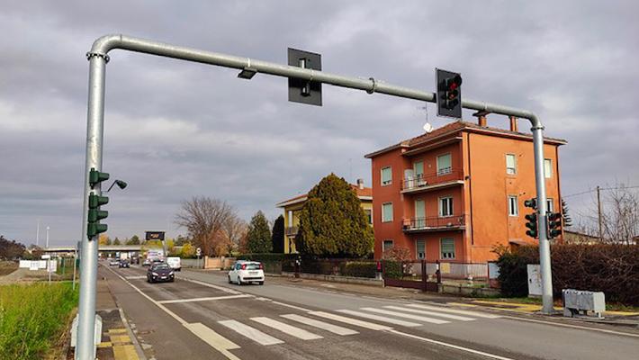 La chiamata pedonale su via Traversetolo? Non funziona