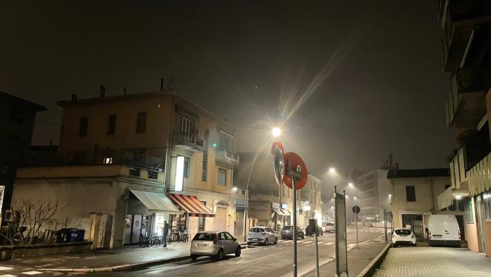 Via Savani,  accoltellato all'inguine in un bar: grave un 54enne albanese