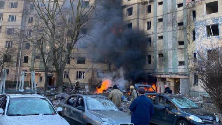 Ucraina, i russi circondano Mariupol. 1600 morti