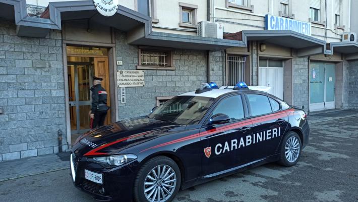 Castelnovo Monti, picchia la moglie e si scaglia contro i carabinieri: arrestato
