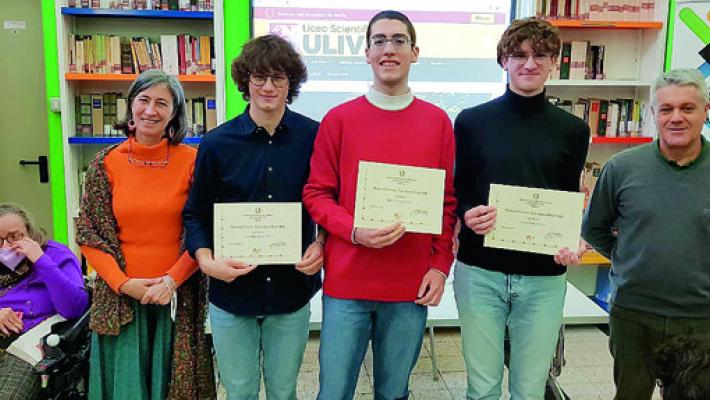 Liceo Ulivi,  premiati gli studenti  sempre pronti ad aiutare gli altri
