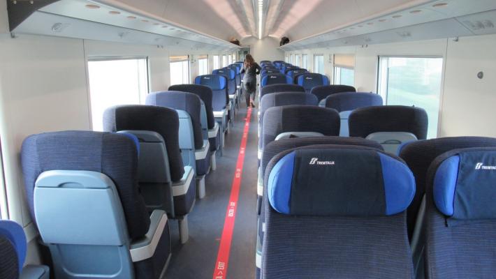 «Con mezzo euro in più ho (quasi) un vagone tutto per me. Su un Intercity»