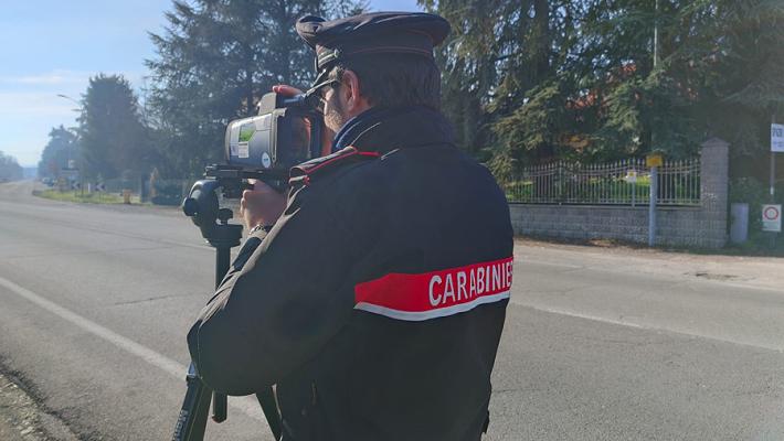 Tre patenti ritirate, 2500 euro di multa e 65 punti decurtati 