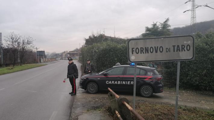 Furti nei bar distraendo gli esercenti a Fornovo: denunciati tre stranieri con precedenti