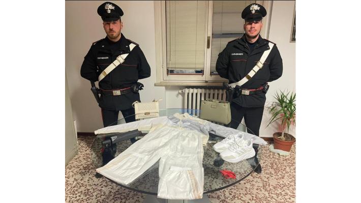 Fidenza, furti in 5 negozi dell&rsquo;outlet: arrestata una 40enne