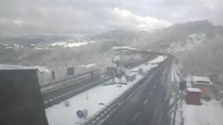 Traffico, lavori e neve: code in A15 fra Pontremoli e Berceto 
