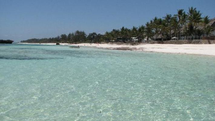 Kenya: barca si ribalta, almeno 6 turisti italiani dispersi